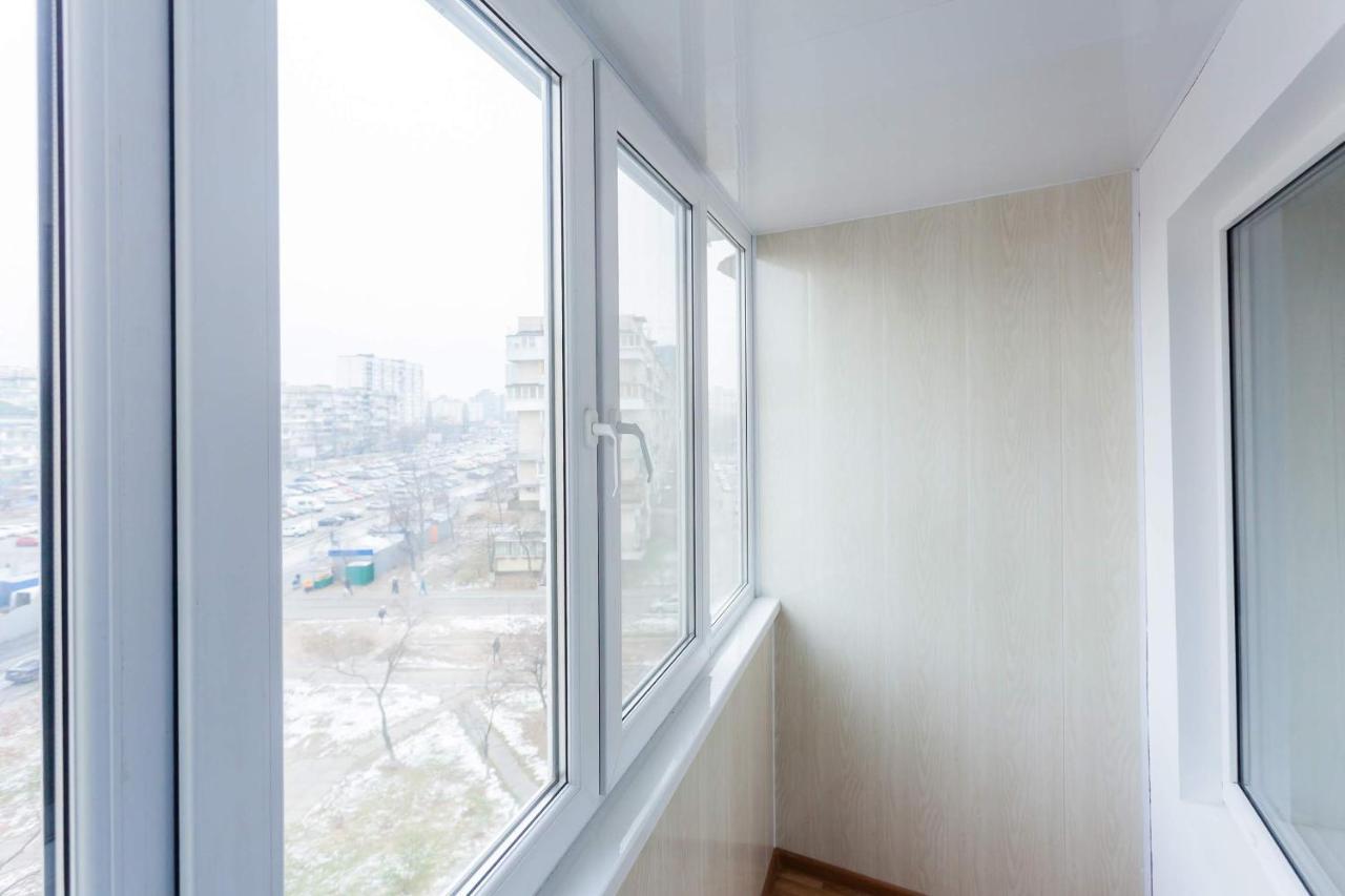 Apartment Obolon Metro Station Kiev Exterior foto