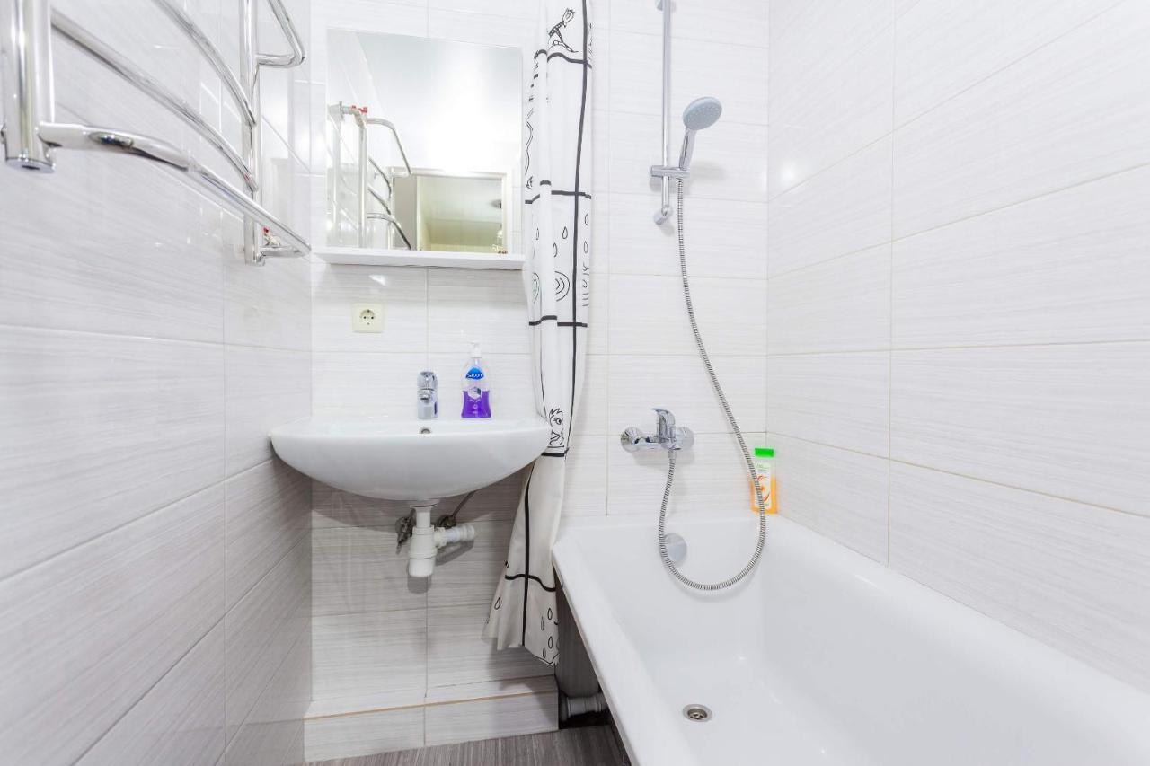 Apartment Obolon Metro Station Kiev Exterior foto